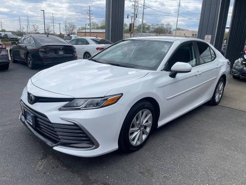 Ice Cap 2023 Toyota Camry LE