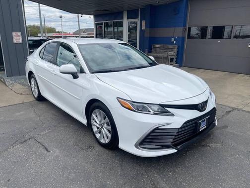 Ice Cap 2023 Toyota Camry LE