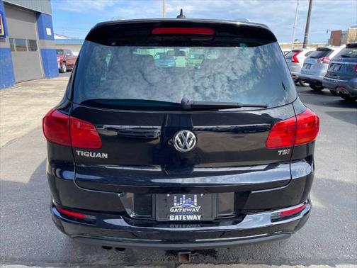 2016 Volkswagen Tiguan R-Line