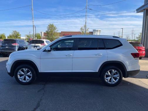 Pure White 2019 Volkswagen Atlas 3.6L SE