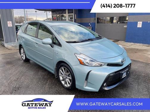 2015 Toyota Prius v Five