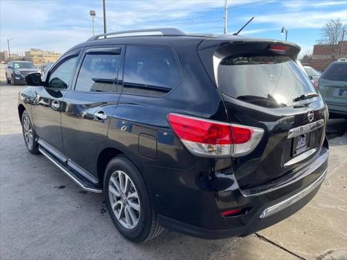 2016 Nissan Pathfinder SV