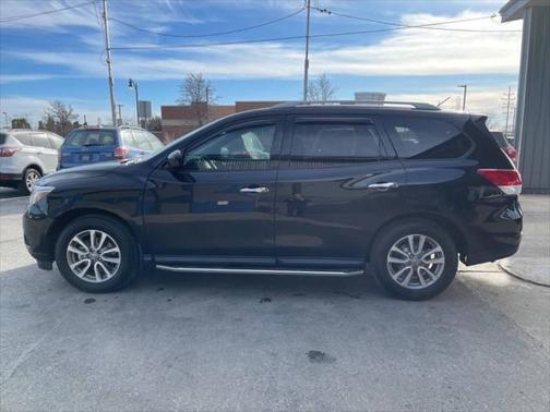 2016 Nissan Pathfinder SV