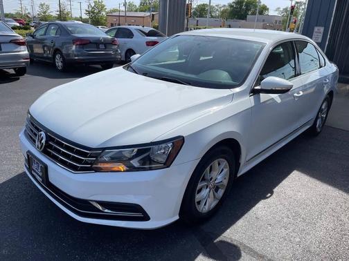 2016 Volkswagen Passat 1.8T S
