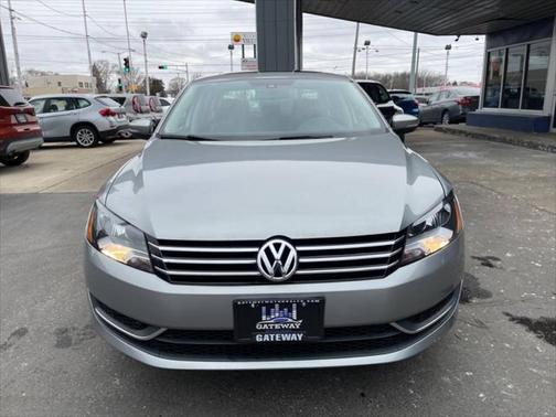 2014 Volkswagen Passat 1.8T Auto SE w/Sunroof & Nav