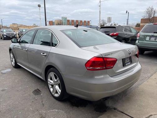 2014 Volkswagen Passat 1.8T Auto SE w/Sunroof & Nav
