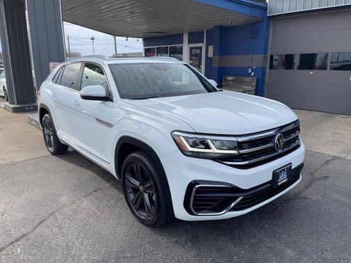 Oryx White Pearl 2022 Volkswagen Atlas Cross Sport 3.6L V6 SEL R-Line
