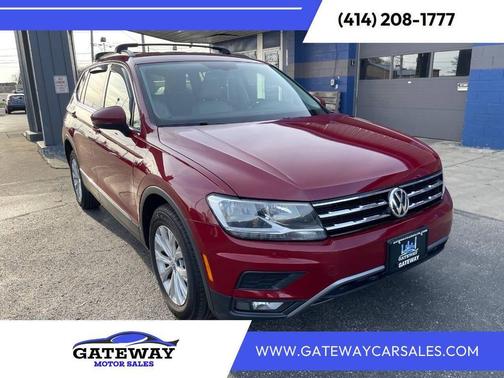 Cardinal Red Metallic 2018 Volkswagen Tiguan 2.0T SE 4MOTION