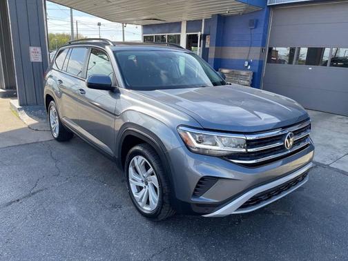 Platinum Gray Metallic 2023 Volkswagen Atlas 3.6L SE w/Technology