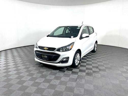 Photo 3 of 33 of 2020 Chevrolet Spark 1LT