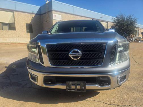 2017 Nissan Titan SL