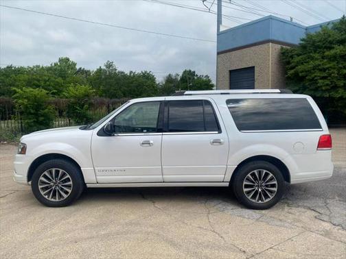 2017 Lincoln Navigator Select