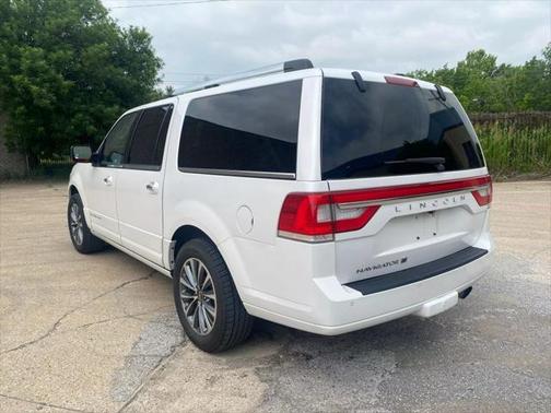 2017 Lincoln Navigator Select