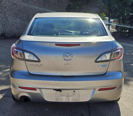 2013 Mazda Mazda3 i Sport