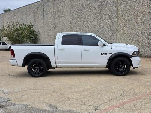 2017 RAM 1500 Night Crew Cab 4x4 5'7' Box