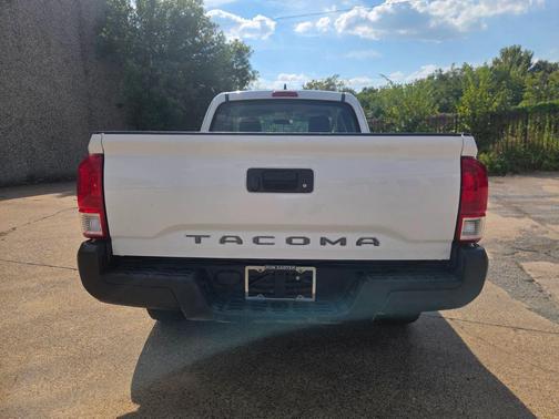 2017 Toyota Tacoma SR