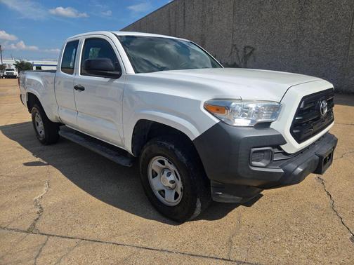 2017 Toyota Tacoma SR