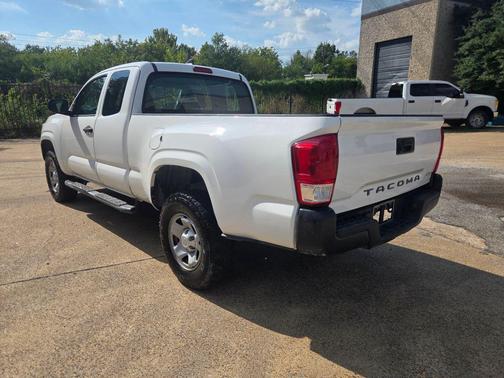 2017 Toyota Tacoma SR