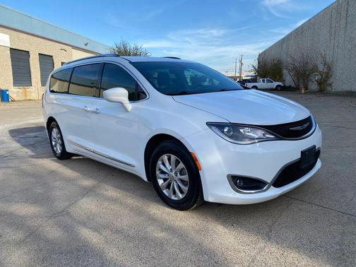 2018 Chrysler Pacifica Touring-L
