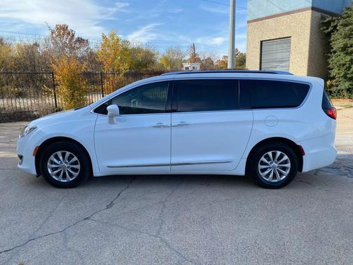 2018 Chrysler Pacifica Touring-L