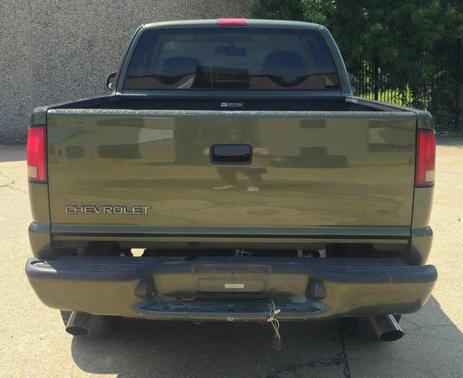 2001 Chevrolet S-10 Base