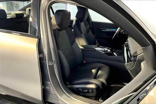 2024 BMW 540 i xDrive
