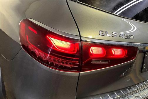 2026 Mercedes-Benz GLS 450 