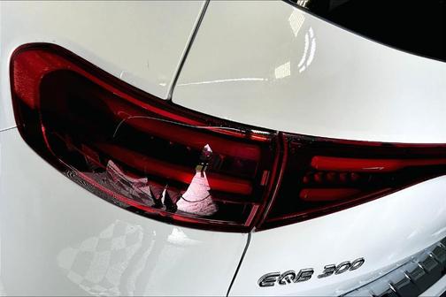 2024 Mercedes-Benz EQB 300 Base 4MATIC