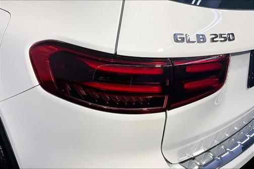 2026 Mercedes-Benz GLB 250 Base 4MATIC