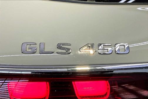 2026 Mercedes-Benz GLS 450