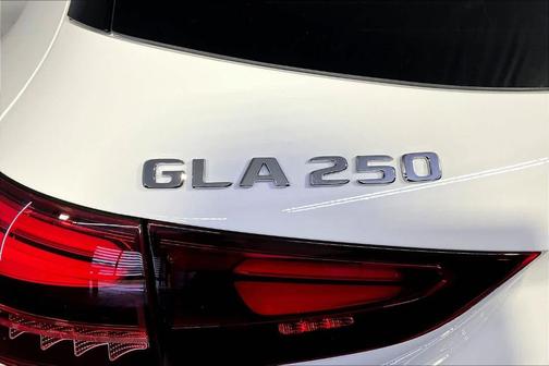 2026 Mercedes-Benz GLA 250 Base 4MATIC