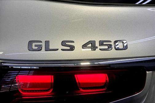 2026 Mercedes-Benz GLS 450 