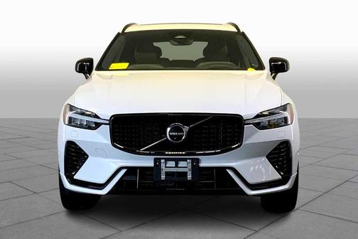 2022 Volvo XC60 Recharge Plug-In Hybrid T8 R-Design Extended Range