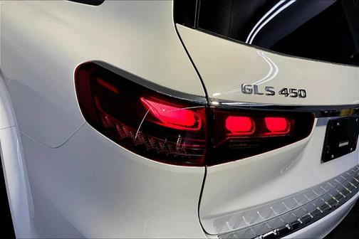 2026 Mercedes-Benz GLS 450 