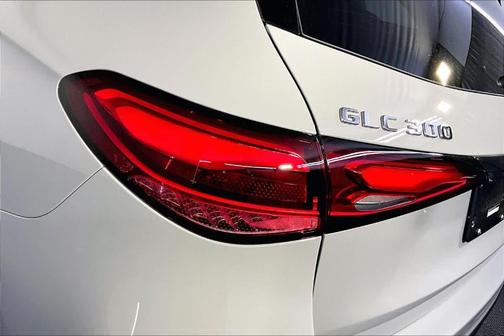 2026 Mercedes-Benz GLC 300 Base 4MATIC