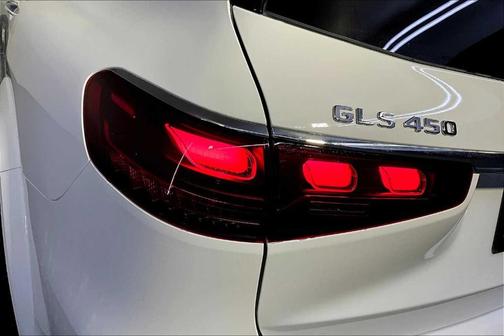 2026 Mercedes-Benz GLS 450 