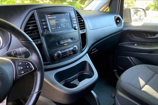 2023 Mercedes-Benz Metris Base