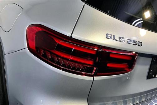 2026 Mercedes-Benz GLB 250 Base 4MATIC