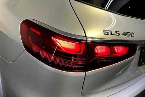 2026 Mercedes-Benz GLS 450 