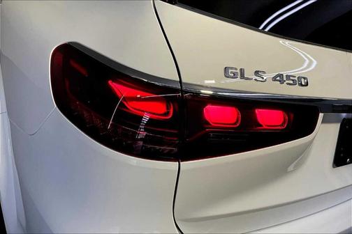 2026 Mercedes-Benz GLS 450 