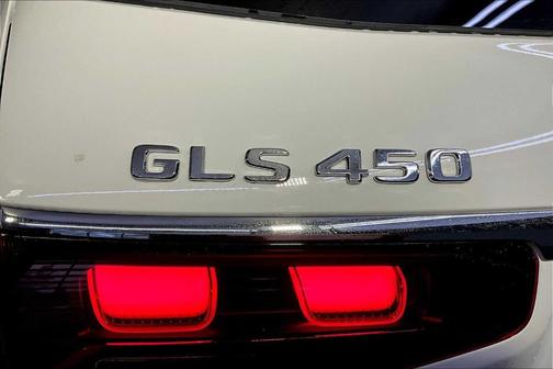 2026 Mercedes-Benz GLS 450 