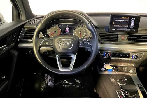 2020 Audi Q5 45 Titanium Premium