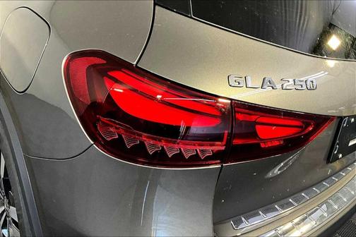 2026 Mercedes-Benz GLA 250 Base 4MATIC