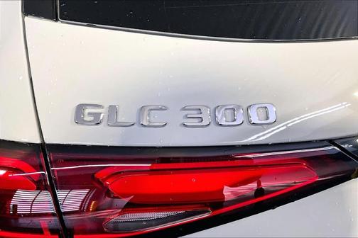 2026 Mercedes-Benz GLC 300 Base 4MATIC