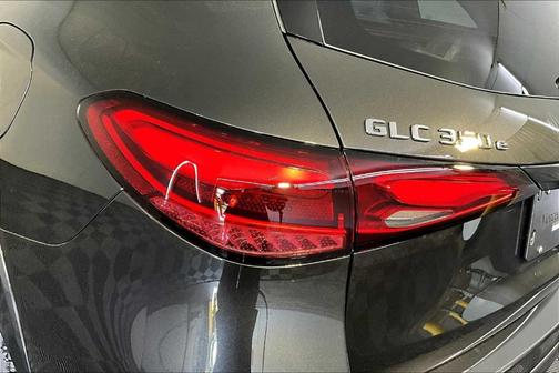 2025 Mercedes-Benz GLC 350e Base 4MATIC