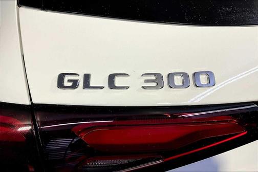 2026 Mercedes-Benz GLC 300 Base 4MATIC