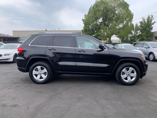 Photo 4 of 14 of 2012 Jeep Grand Cherokee Laredo