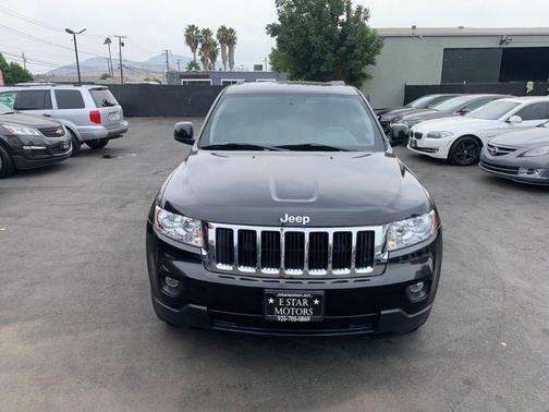 Photo 3 of 14 of 2012 Jeep Grand Cherokee Laredo