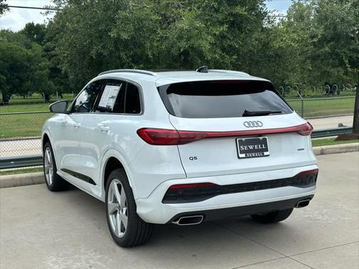 2025 Audi Q5 Premium Plus