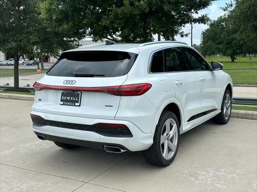 2025 Audi Q5 Premium Plus